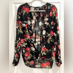 Chelsea‎ & Theodore Women’s Top Blouse Draped Front Size Large